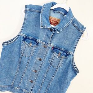 Womens Levi denim vest size 1XL cotton Red Tab button front EUC